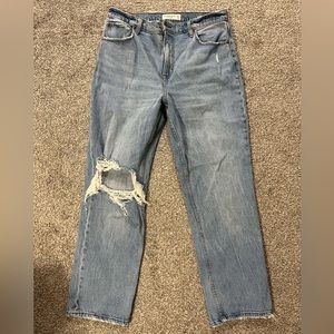 A&F Ultra High Rise 90s Straight Jean